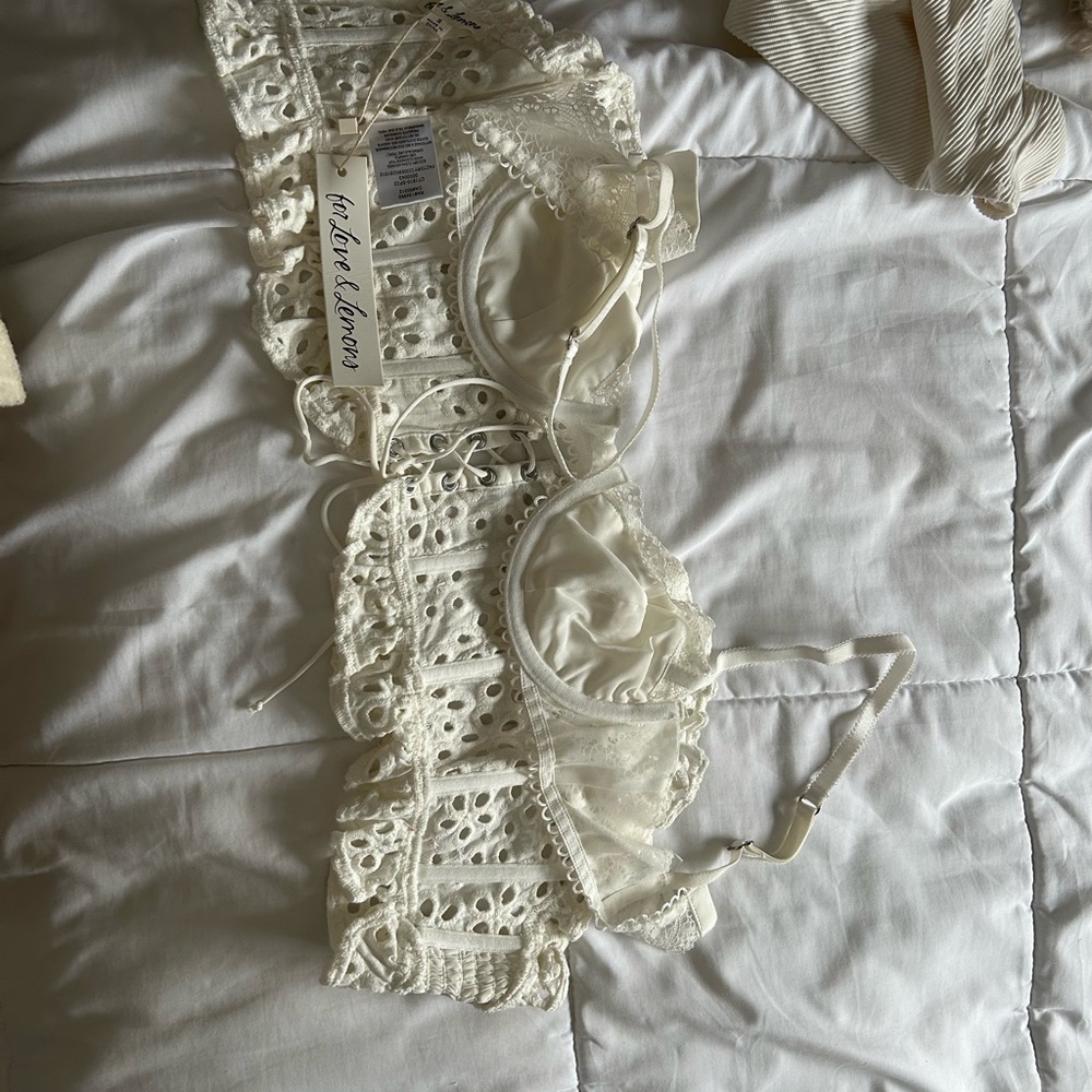 For Love And Lemons White Eyelet Crop Top - Picture 3 of 4